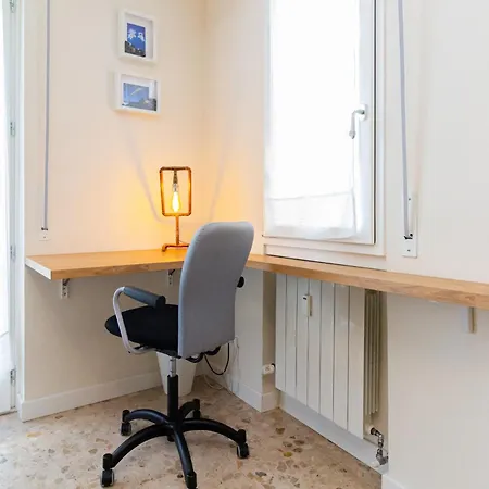 Apartment Downtown Stop By Tuscanywego